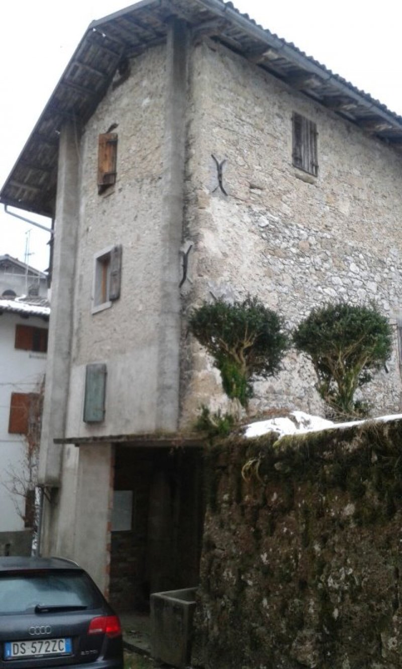 Ampezzo casa a Udine in Vendita