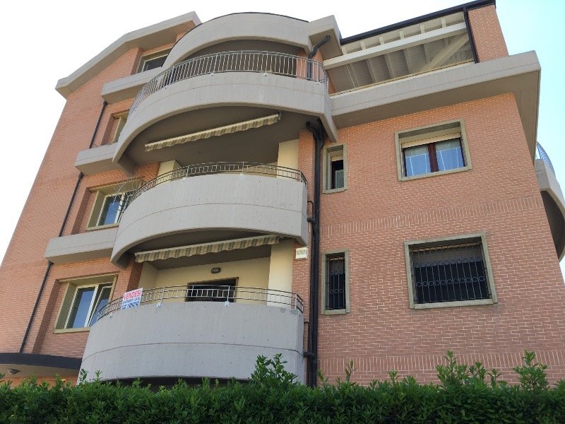 Cecina appartamento signorile a Livorno in Vendita