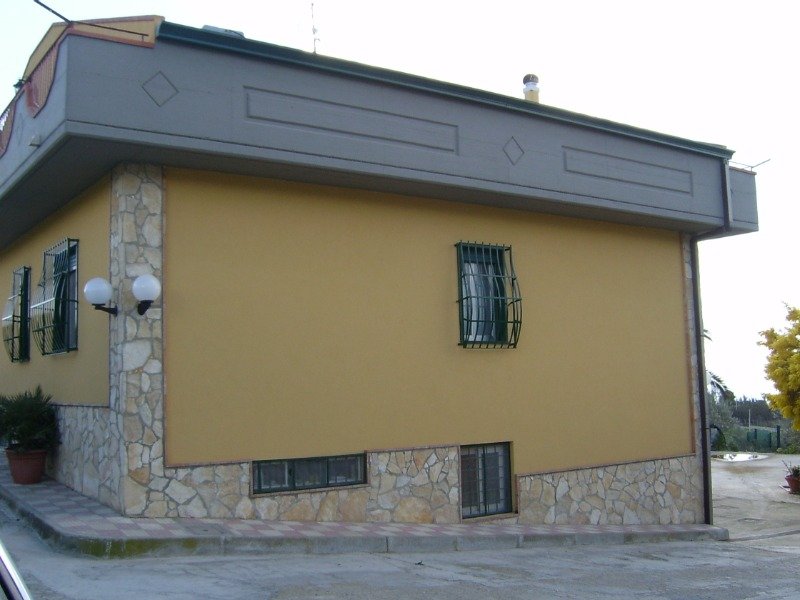 Caltanissetta villa su 3 livelli a Caltanissetta in Vendita