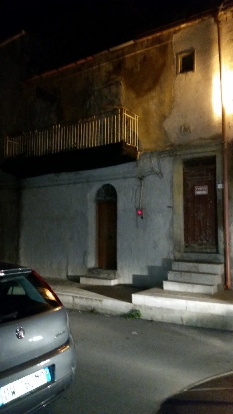 Cerda casa da ristrutturare a Palermo in Vendita