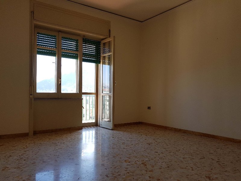 Pagani appartamento con affaccio panoramico a Salerno in Vendita