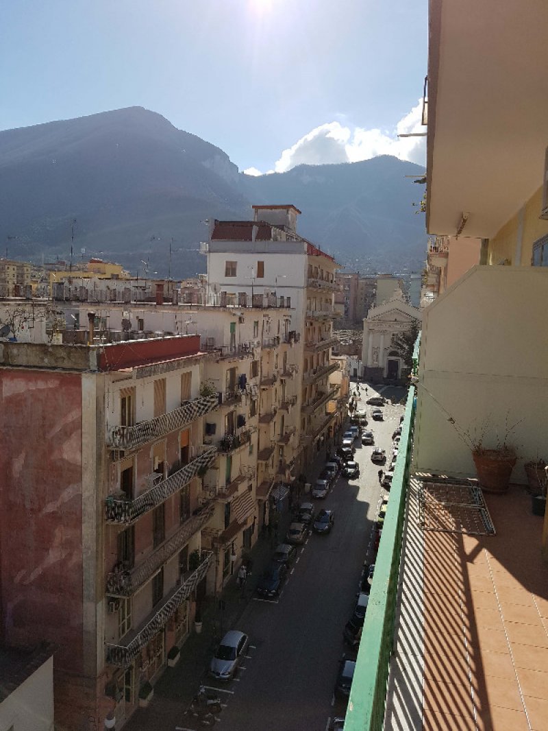 Pagani ppartamento con affaccio panoramico a Salerno in Vendita