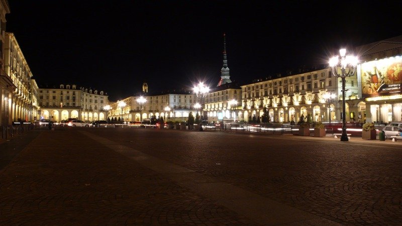 Torino centro locale commerciale a Torino in Vendita