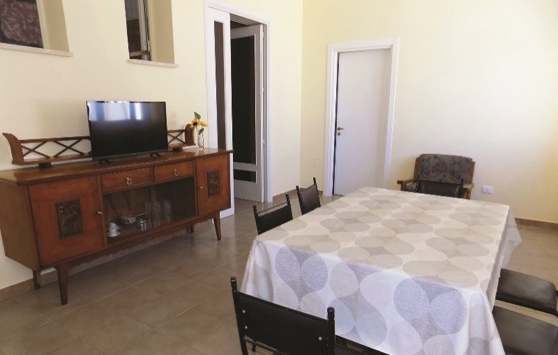 Veglie stabile con due appartamenti a Lecce in Vendita