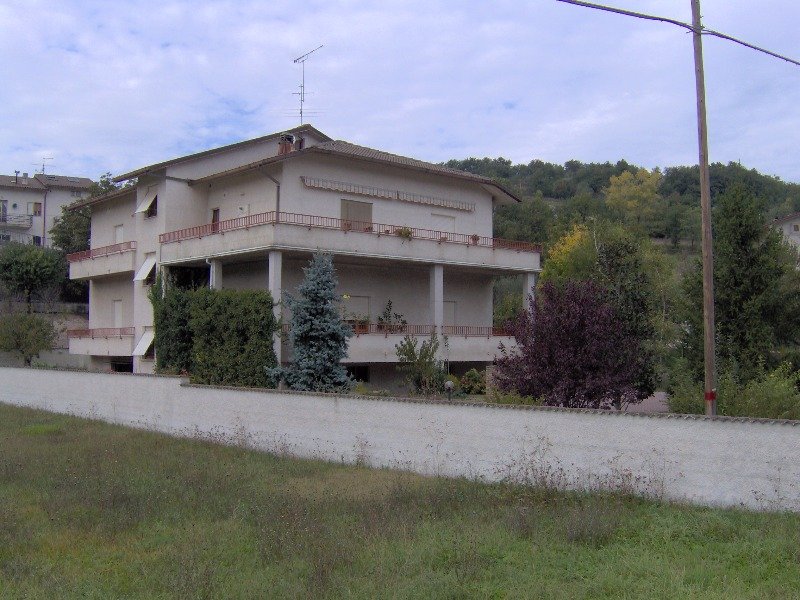 Serra Sant'Abbondio villa con garage a Pesaro e Urbino in Vendita