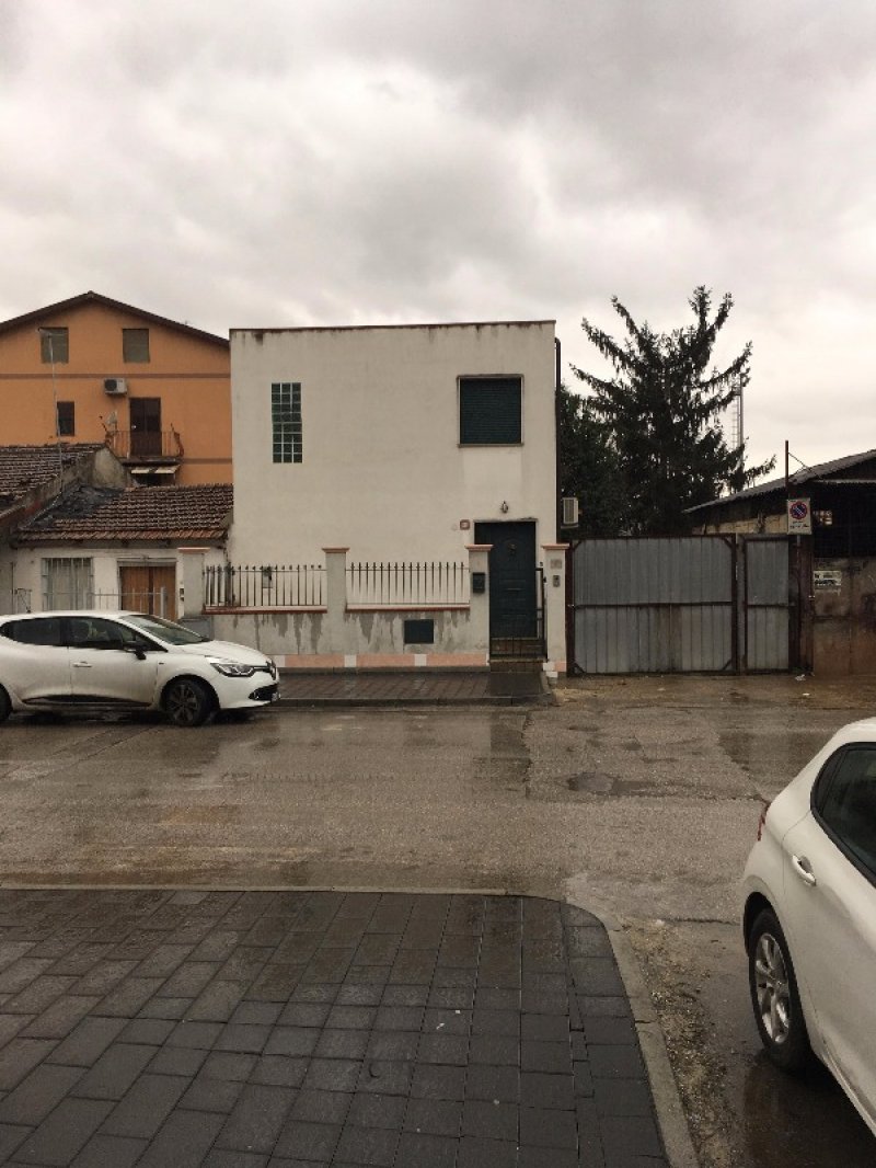 Benevento immobile autonomo su due livelli a Benevento in Affitto