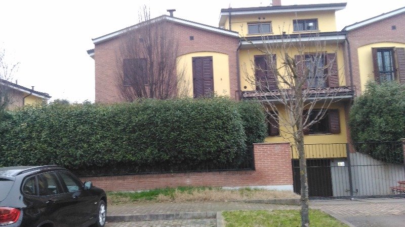Modena villa di testa a Modena in Vendita