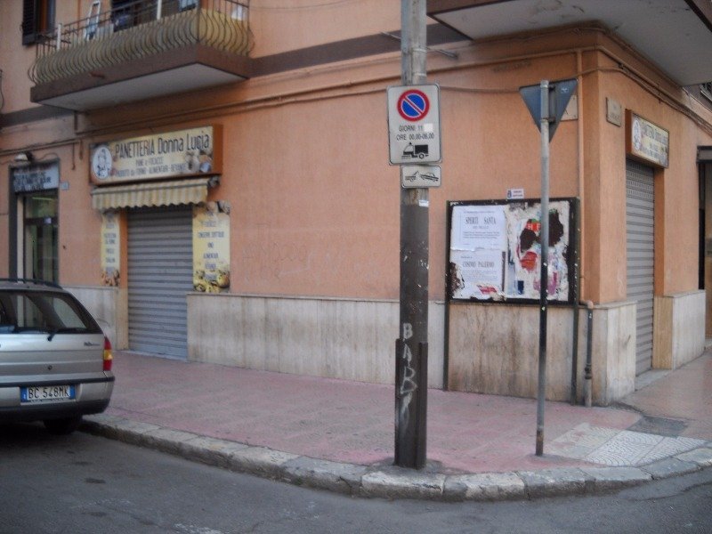 Taranto via Zara locale commerciale a Taranto in Affitto