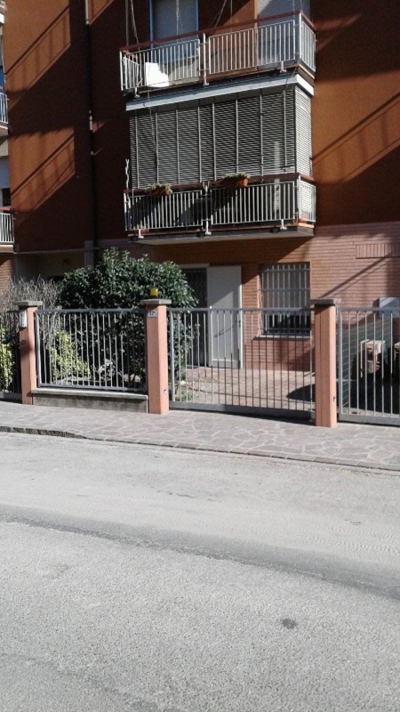 Carpi 2 mini appartamenti a Modena in Vendita