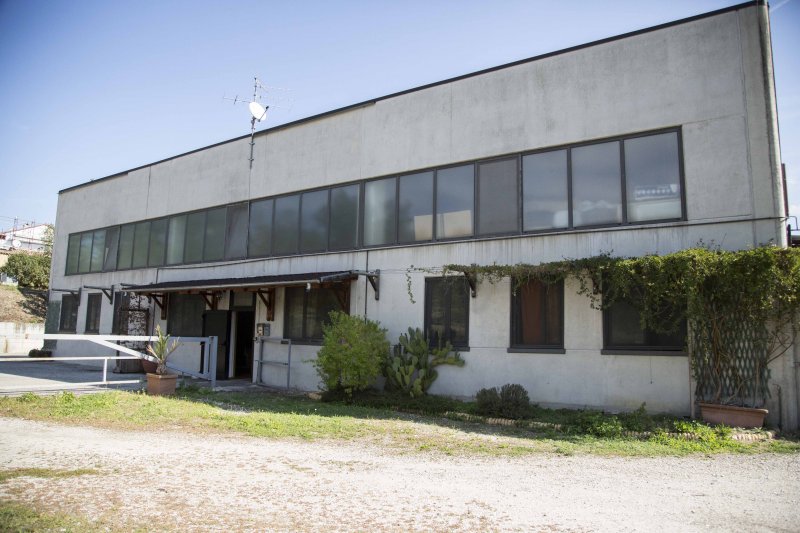 Pesaro laboratorio artigianale a Pesaro e Urbino in Vendita