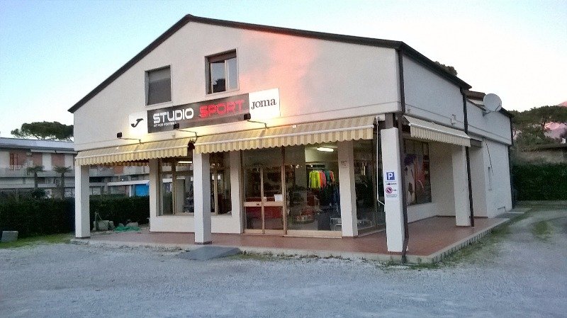 Massa locale commerciale o uso ufficio a Massa-Carrara in Affitto