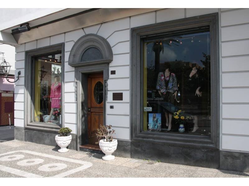 Marano di Napoli ampio locale commerciale a Napoli in Affitto