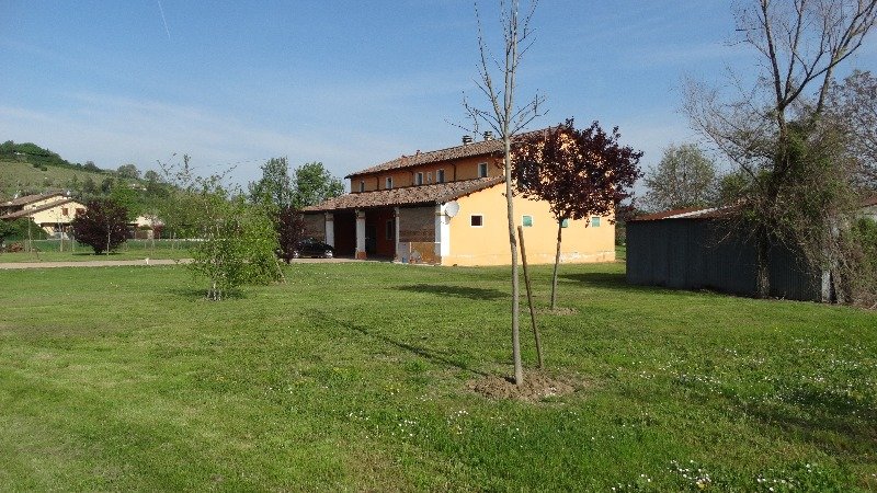 A Cesena zona Settecrociari villa a Forli-Cesena in Vendita