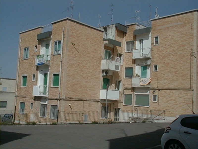 Matera appartamento con balcone a Matera in Vendita