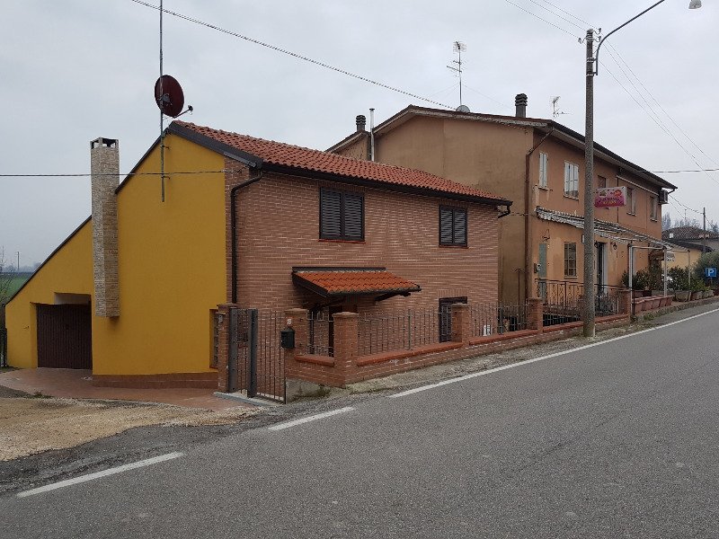 Casa indipendente sita a Marrara a Ferrara in Vendita