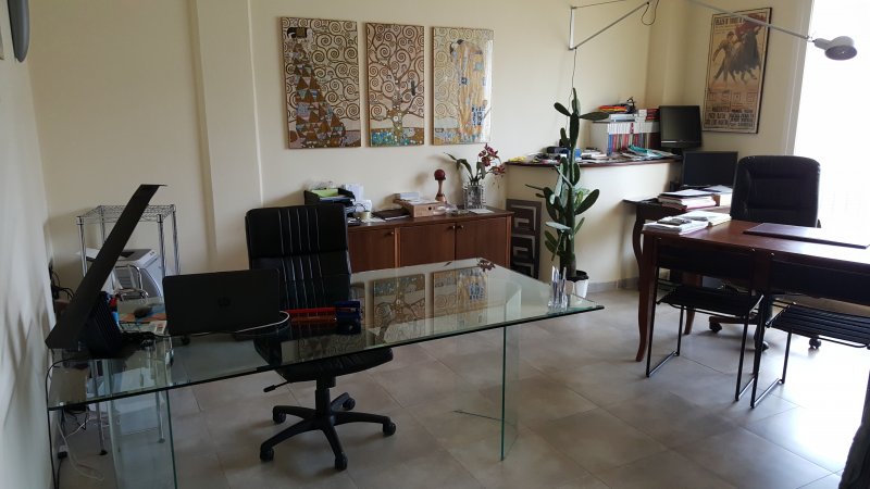 Cecina appartamento al momento ufficio a Livorno in Vendita
