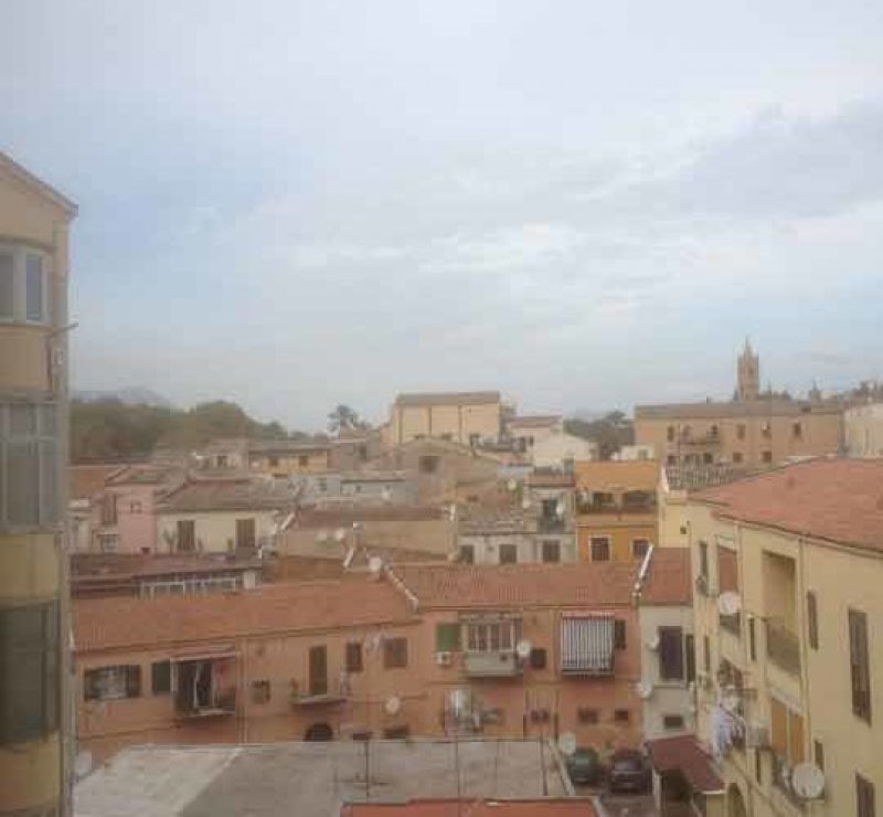 Palermo da privato appartamento di 5 vani a Palermo in Vendita