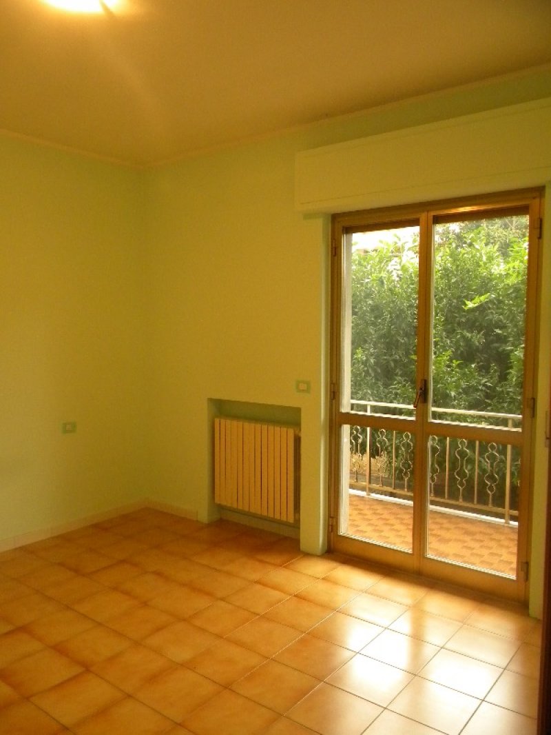 Montesilvano appartamento con balconi e giardino a Pescara in Vendita