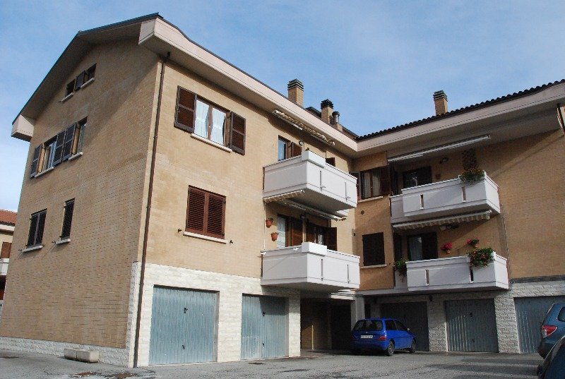 Camerino zona Montagnano appartamento con mansarda a Macerata in Vendita