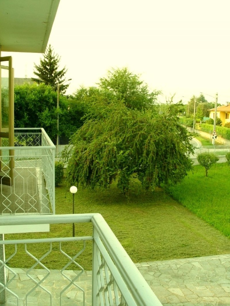 Montanaro villa con giardino a Torino in Vendita