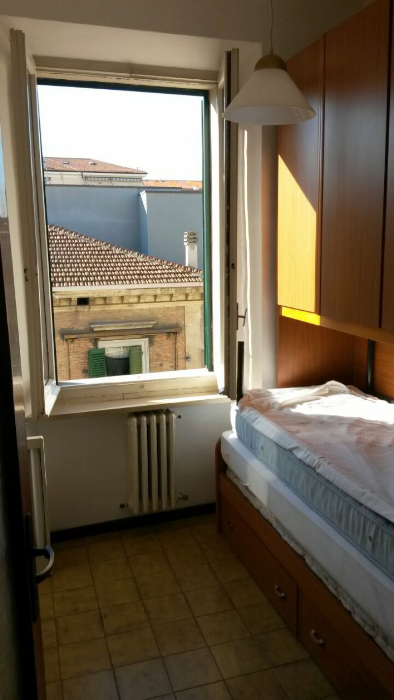 Ancona luminoso appartamento arredato a Ancona in Vendita
