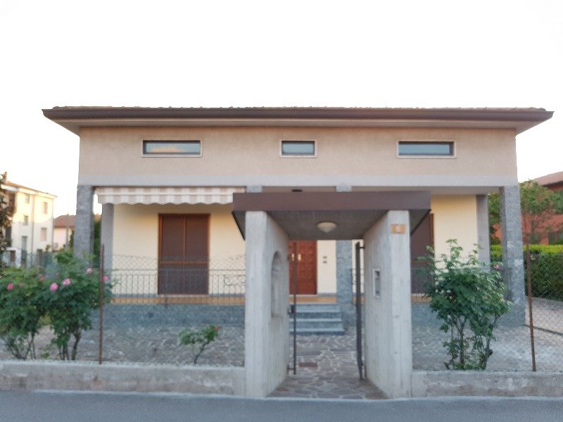 Cologno al Serio villa singola a Bergamo in Vendita