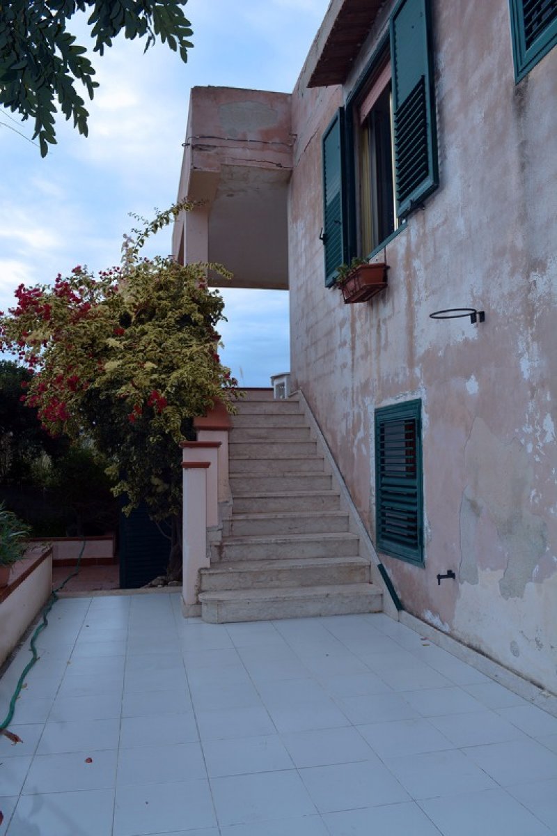Scicli casa singola da ristrutturare in zona mare a Ragusa in Vendita