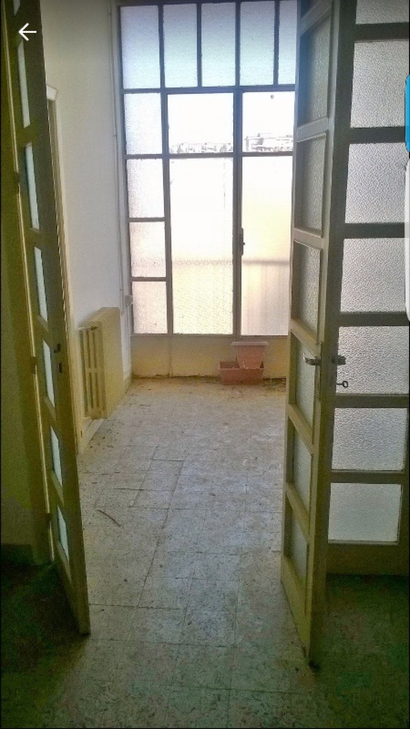 Caltanissetta appartamento cinque vani con balconi a Caltanissetta in Vendita