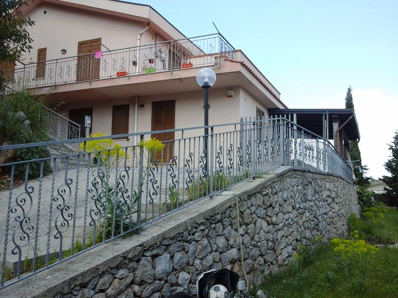 A Monreale appartamento in villa a Palermo in Affitto