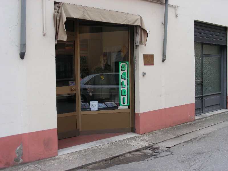 Soragna locale commerciale a Parma in Vendita