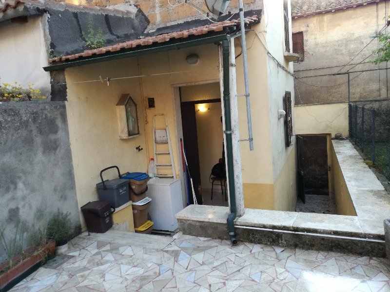 Civita Castellana in centro storico appartamento a Viterbo in Vendita