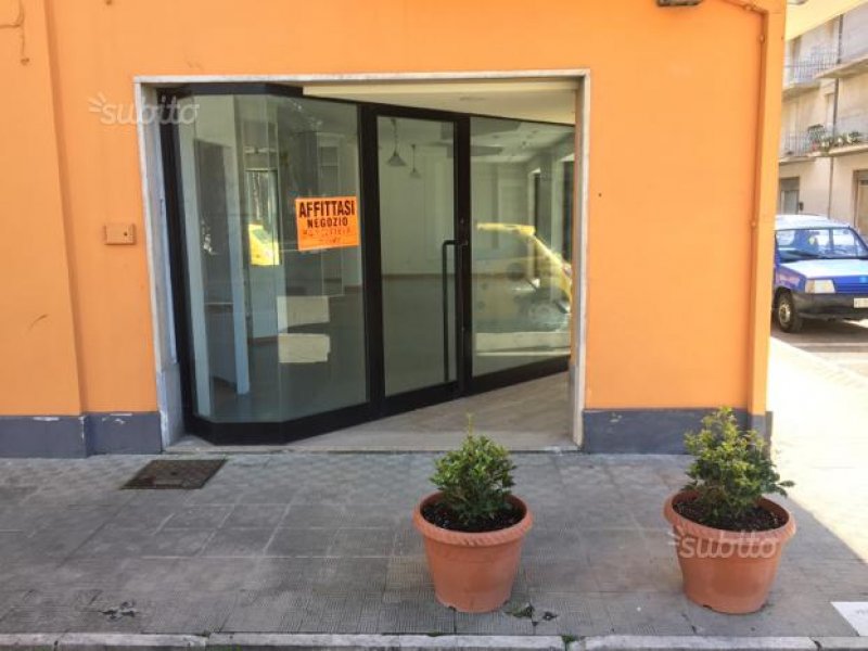 Locale commerciale San Benedetto del Tronto a Ascoli Piceno in Affitto