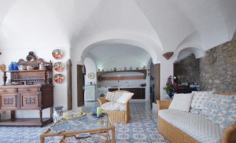 Villa sita in Praiano a Salerno in Vendita