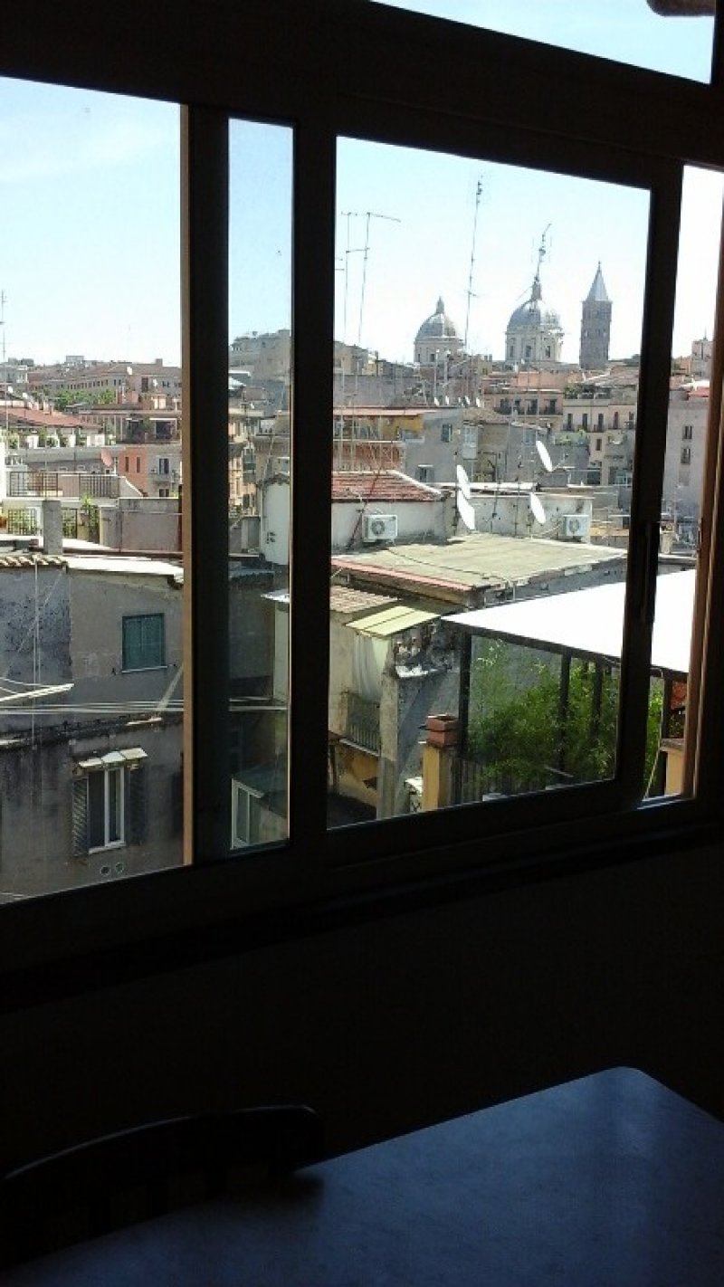 Appartamento quartiere Monti zona Panisperna a Roma in Affitto