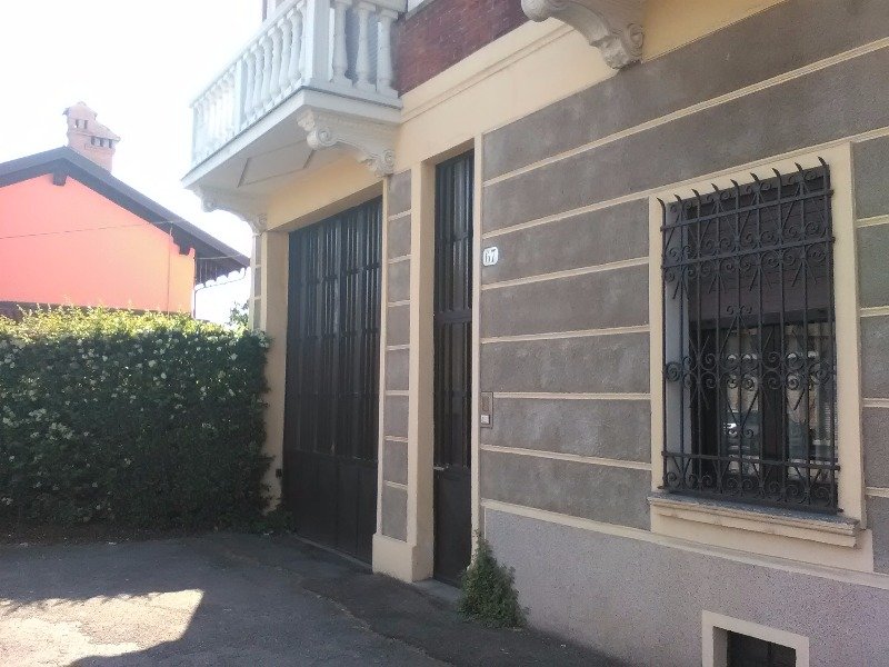 Torino casa indipendente tipo bifamiliare a Torino in Vendita