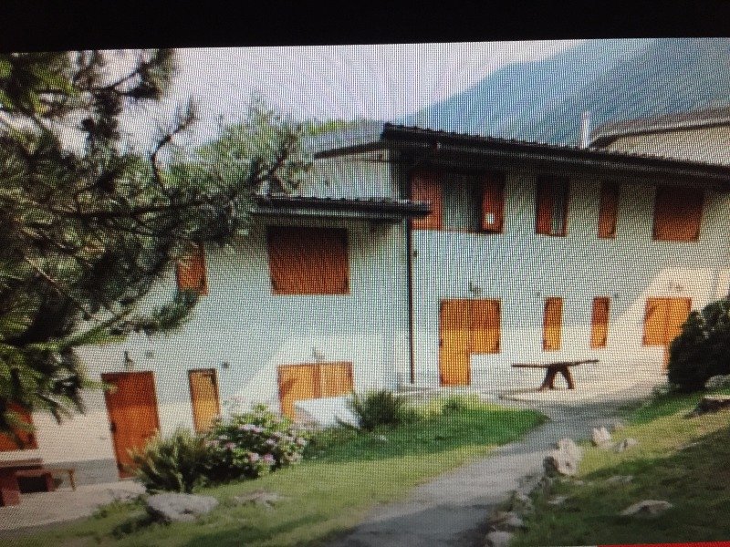 Sampeyre casa con appartamenti a Cuneo in Vendita