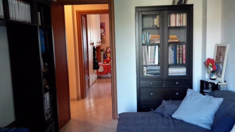 Asti alloggio posto in zona residenziale a Asti in Vendita
