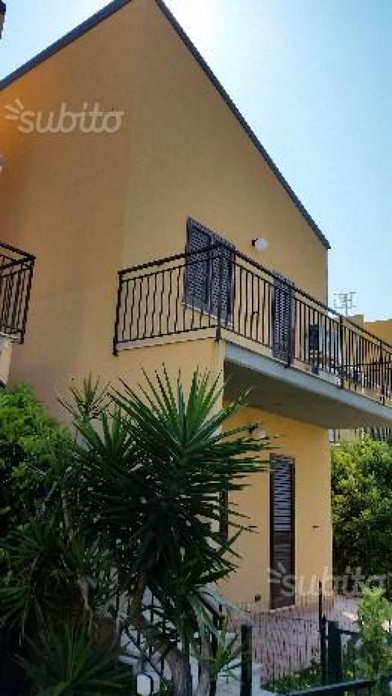 Casa vacanza in Campofelice di Roccella a Palermo in Affitto