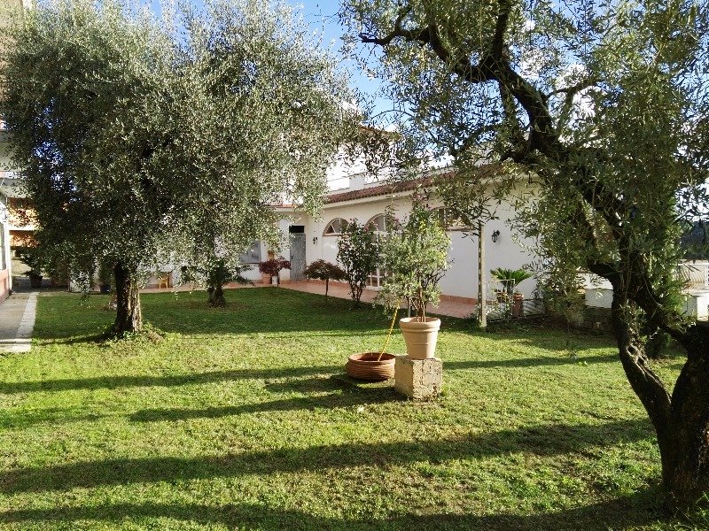 Appartamento in villa Ponzano Romano a Roma in Vendita