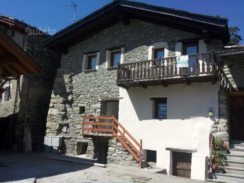 Casa nella vallata del Grand Saint Bernardo a Valle d'Aosta in Vendita