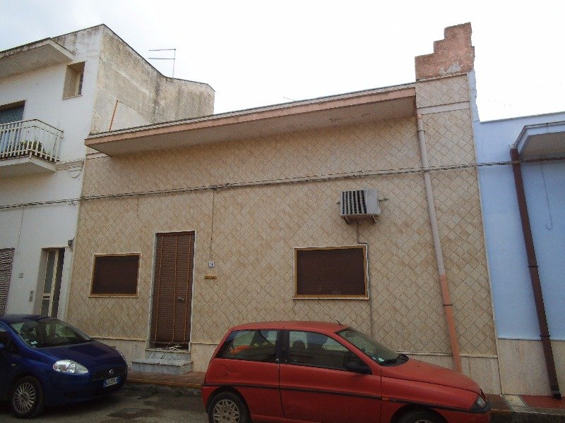 Sava appartamento indipendente a Taranto in Vendita