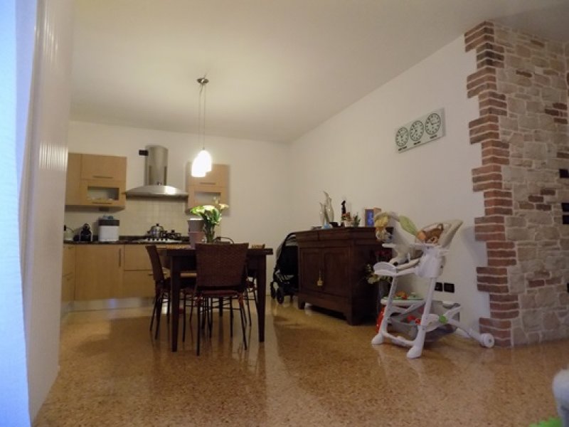 Chiampo appartamento su due livelli a Vicenza in Vendita