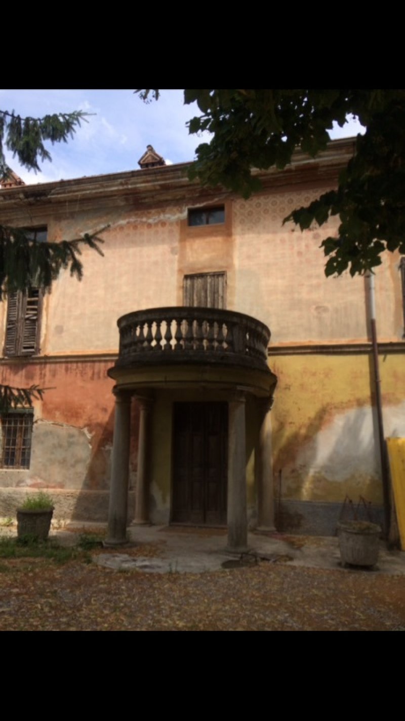 Cingia de' Botti rustico in centro paese a Cremona in Vendita