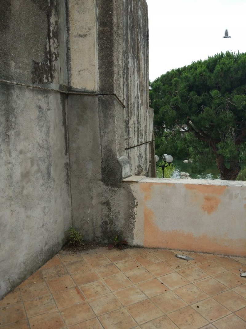 Albenga centro storico appartamento con terrazzo a Savona in Vendita