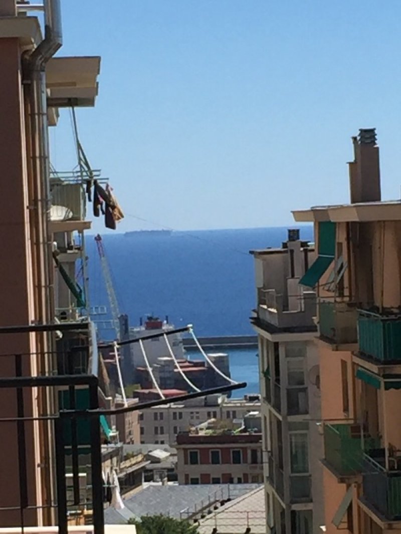 Genova ristrutturato appartamento arredato a Genova in Affitto