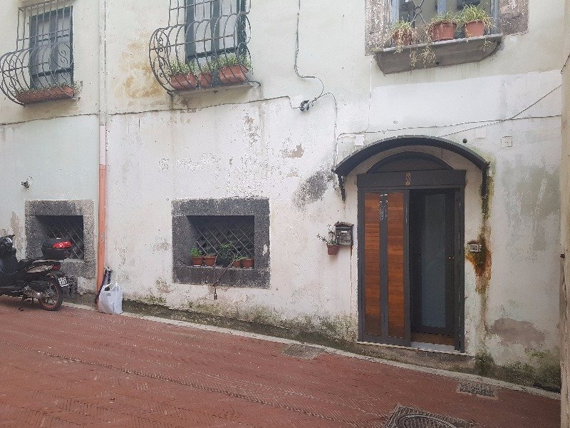 Salerno appartamento con ingresso indipendente a Salerno in Vendita