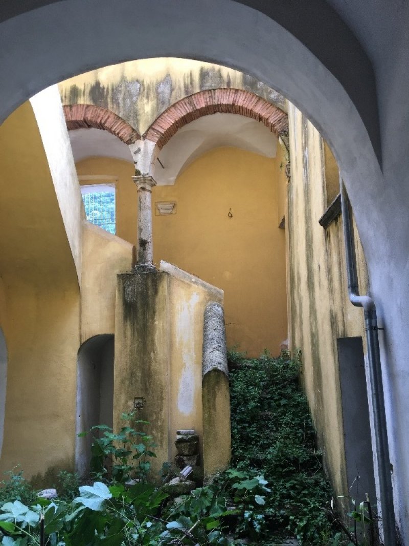 Campagna Villa del Conte ristrutturata a Salerno in Vendita