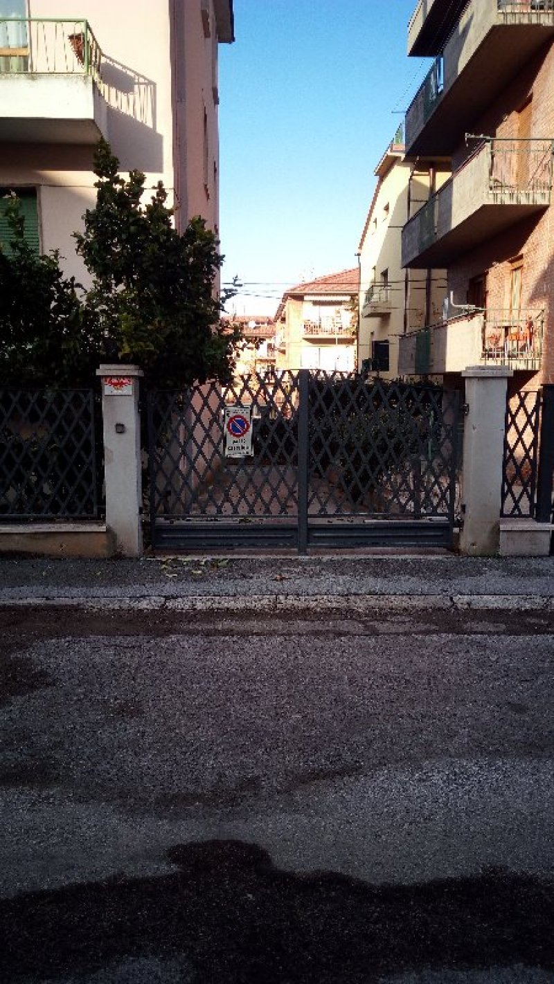 Ascoli Piceno immobile al piano rialzato a Ascoli Piceno in Vendita