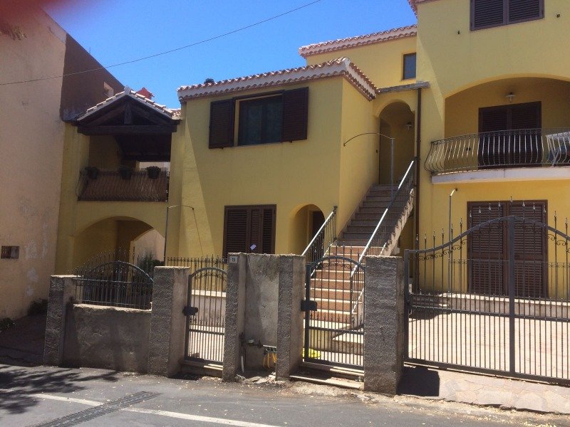 Baunei in palazzina 3 appartamenti a Ogliastra in Vendita