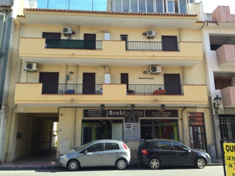 Spadafora appartamento al primo piano a Messina in Vendita